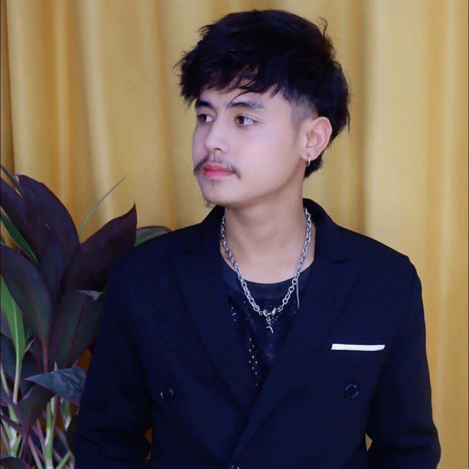 Nob Vuthi Singer