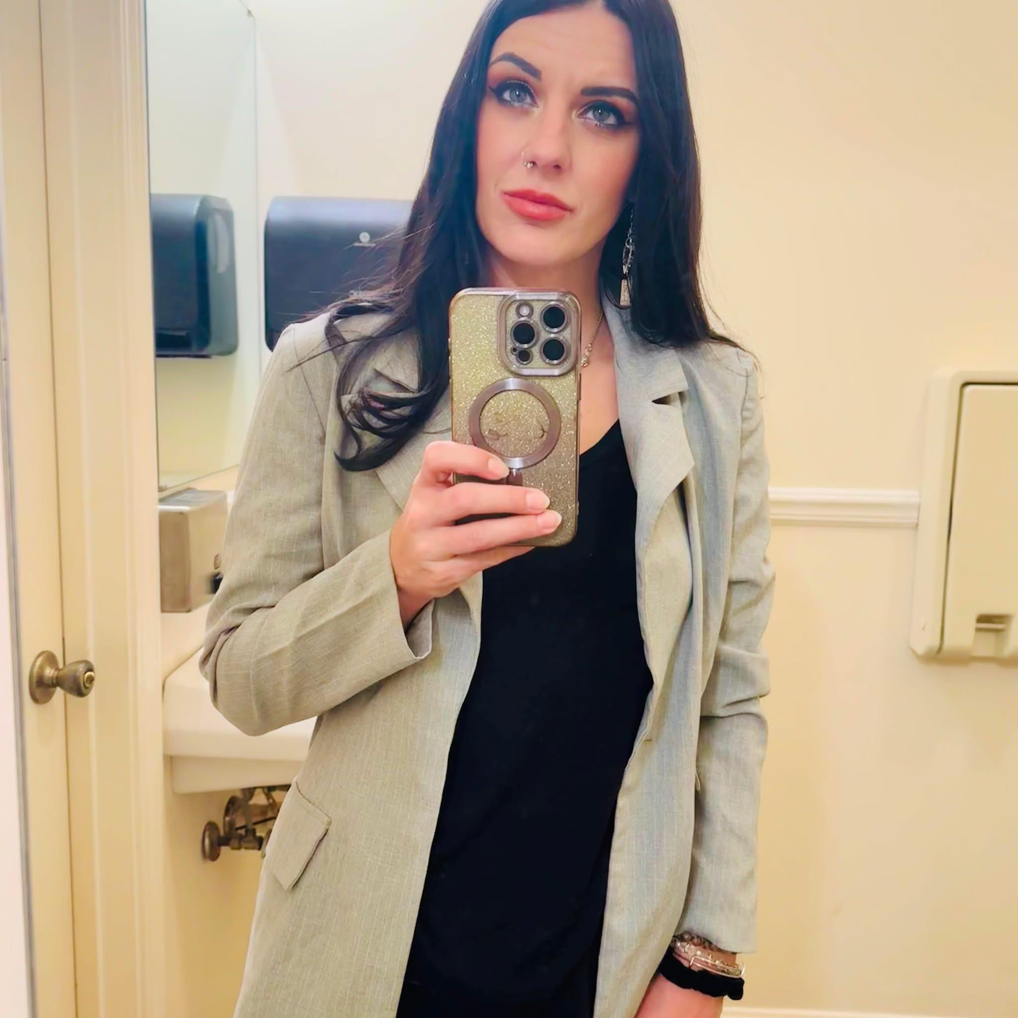 Deedra Wood