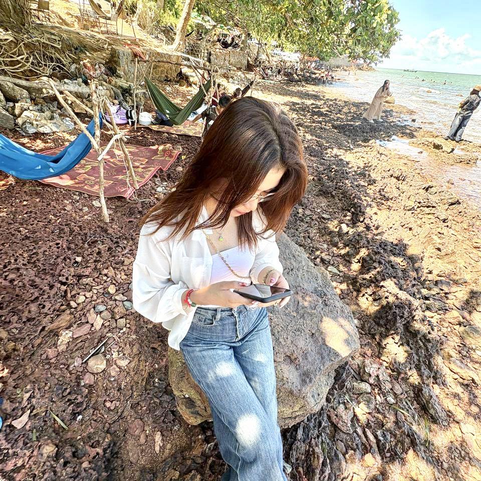 Srey Lin online