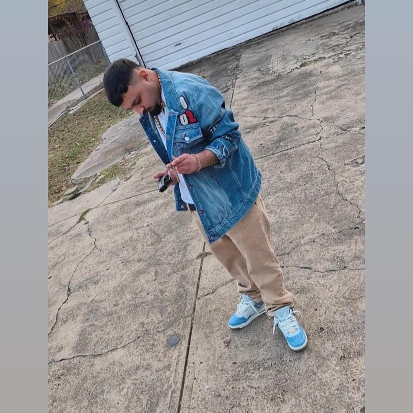 HIP - Drake is living the lifestyle of 100 rappers at once 💸 The ...