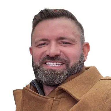 Brandon Rudkin Sells Homes | Oxford IA