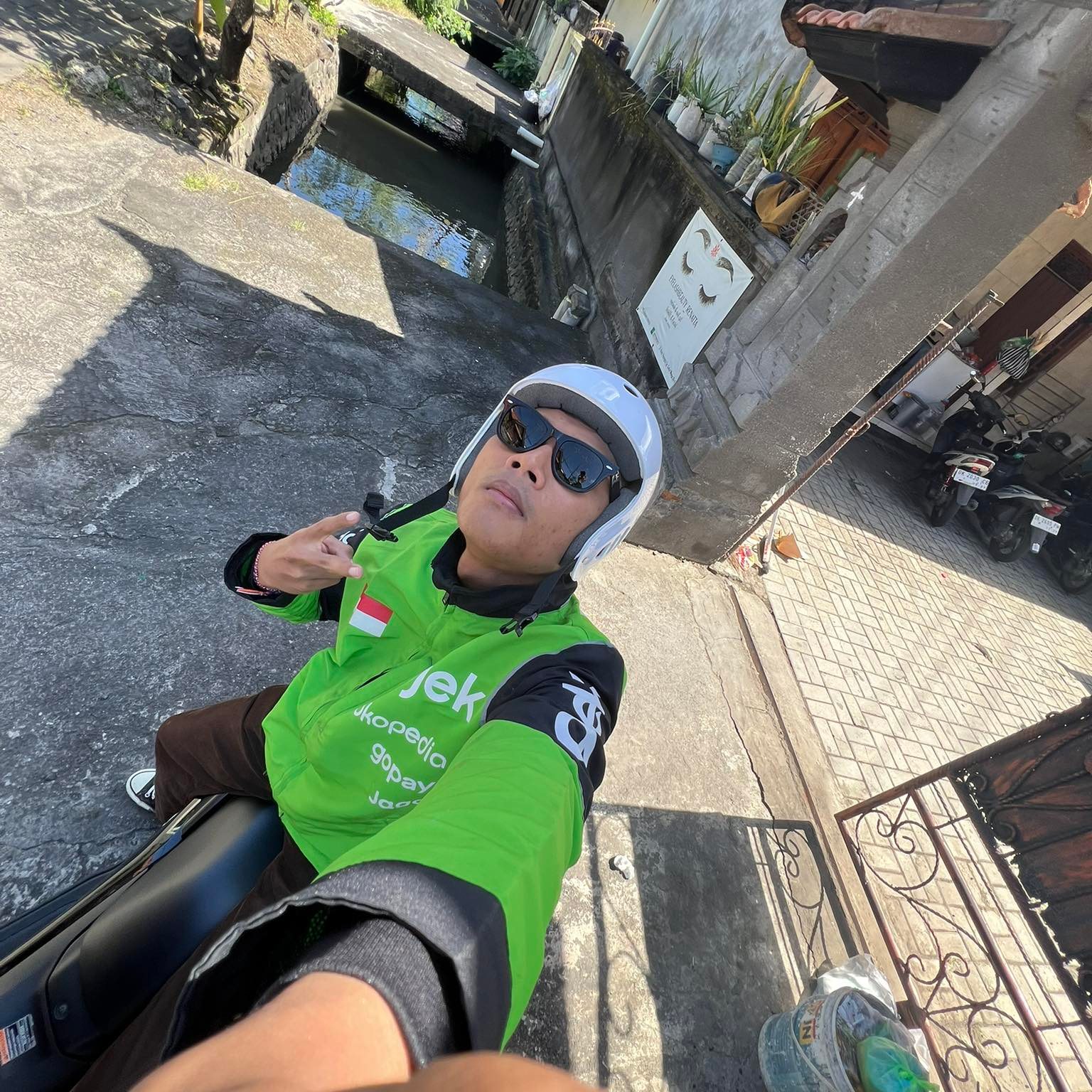 There is no need to be pushy, as it will annoy the customer. #regojek # ...