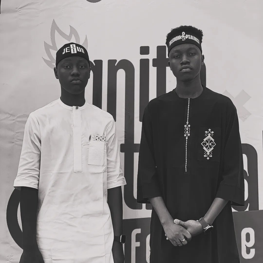 Blessed be the Name of the Lord with by Unique Brothers and Praise keys ...