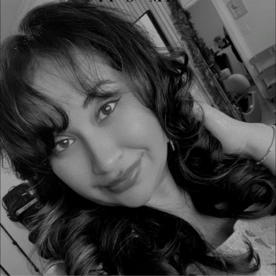 Looking for a licensed cosmetologist | Facebook
