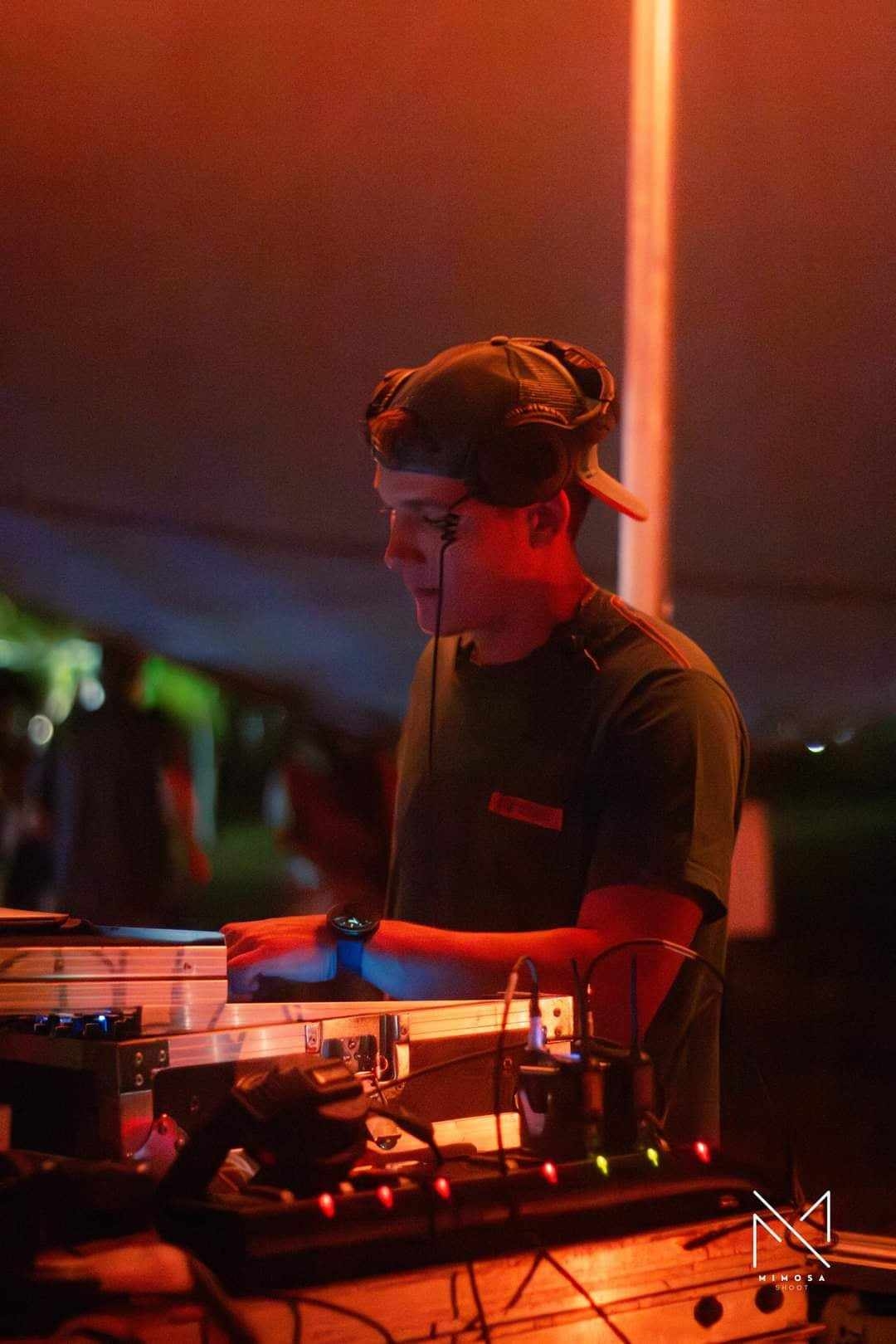 Flopium - 🪩 Le Paradoxe reçois RAVE BOX - Vendredi 28 Novembre 🪩 Le ...