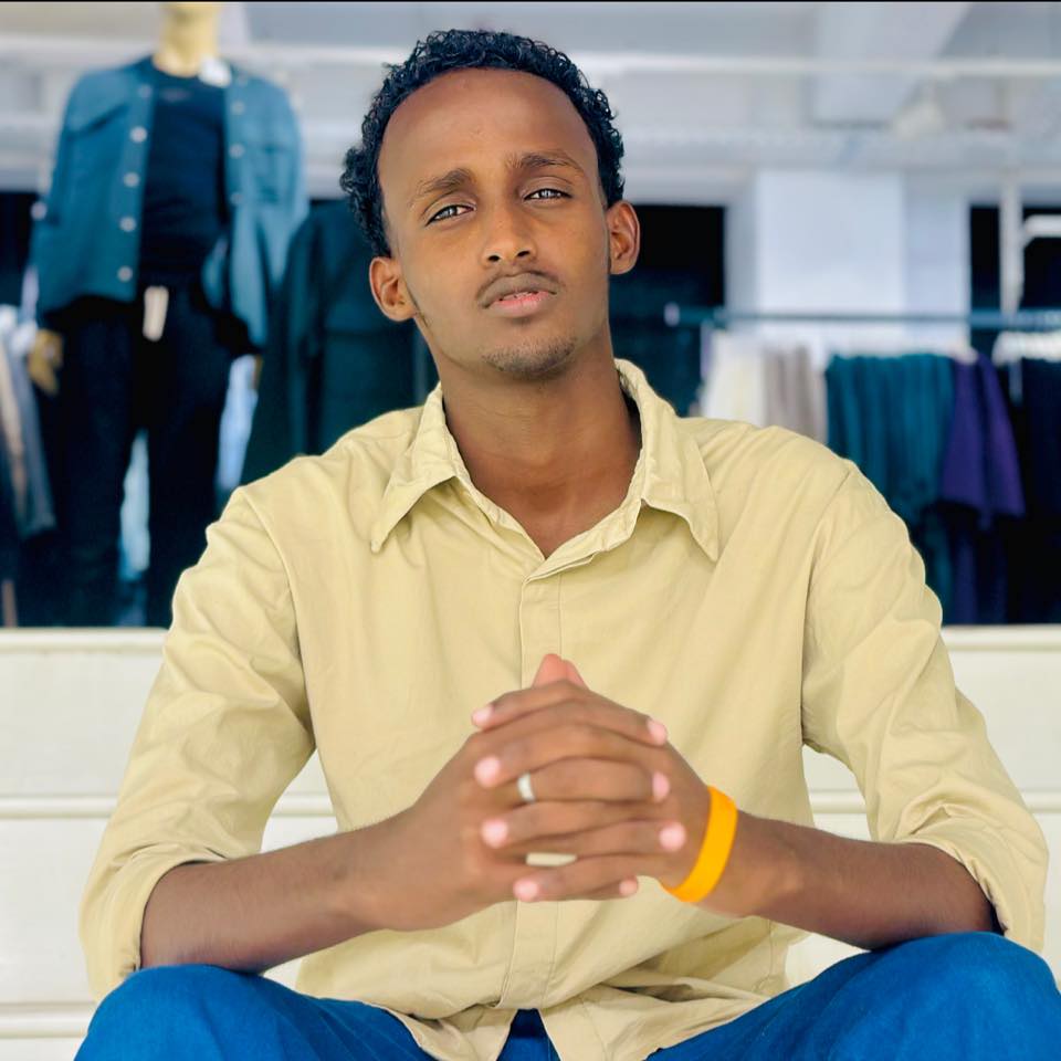 Muqdisho: Caasimad dib u soo kabanaysa... - Bashir Ali Balad | Facebook