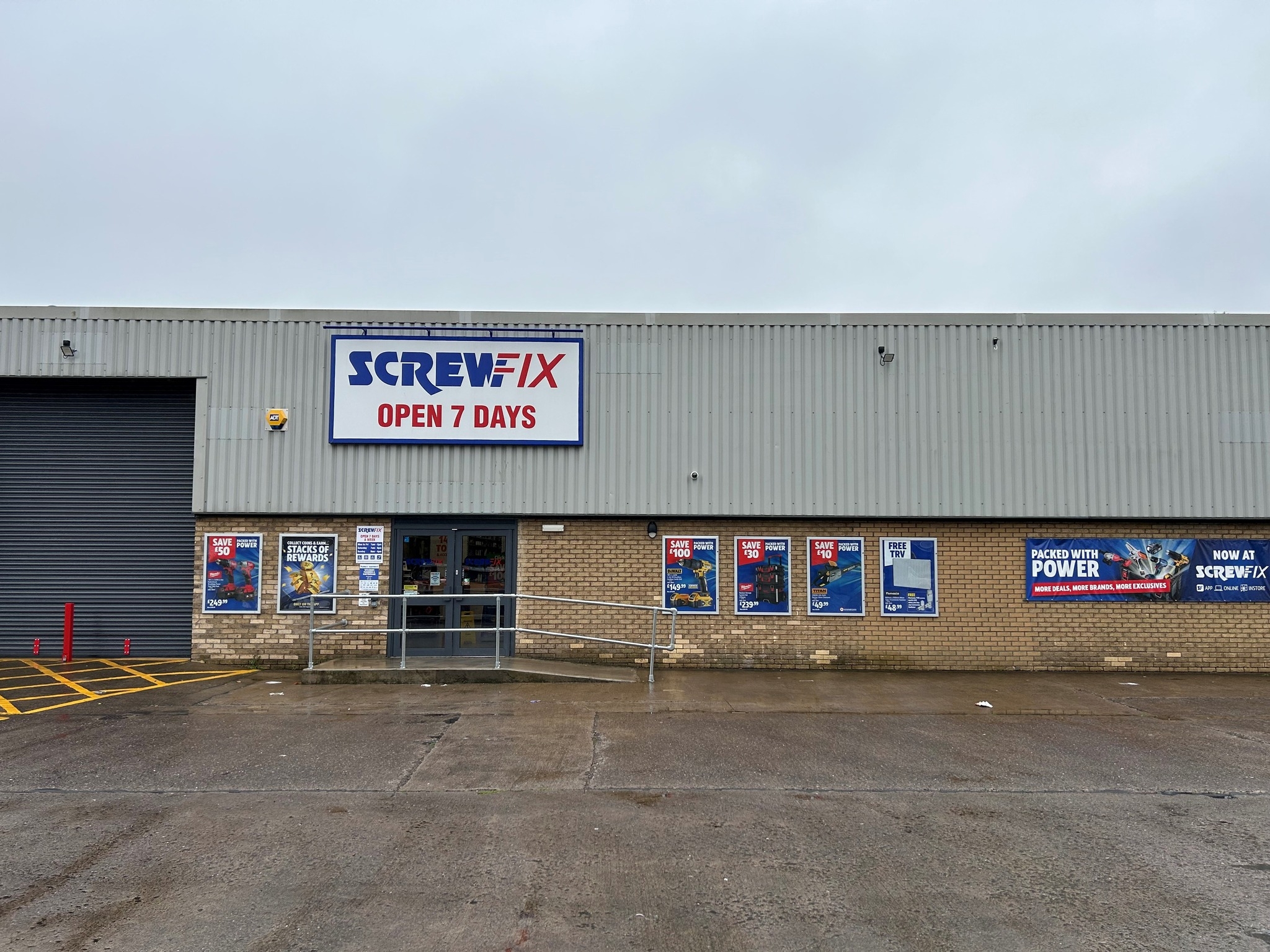 Screwfix - Edinburgh - Newbridge