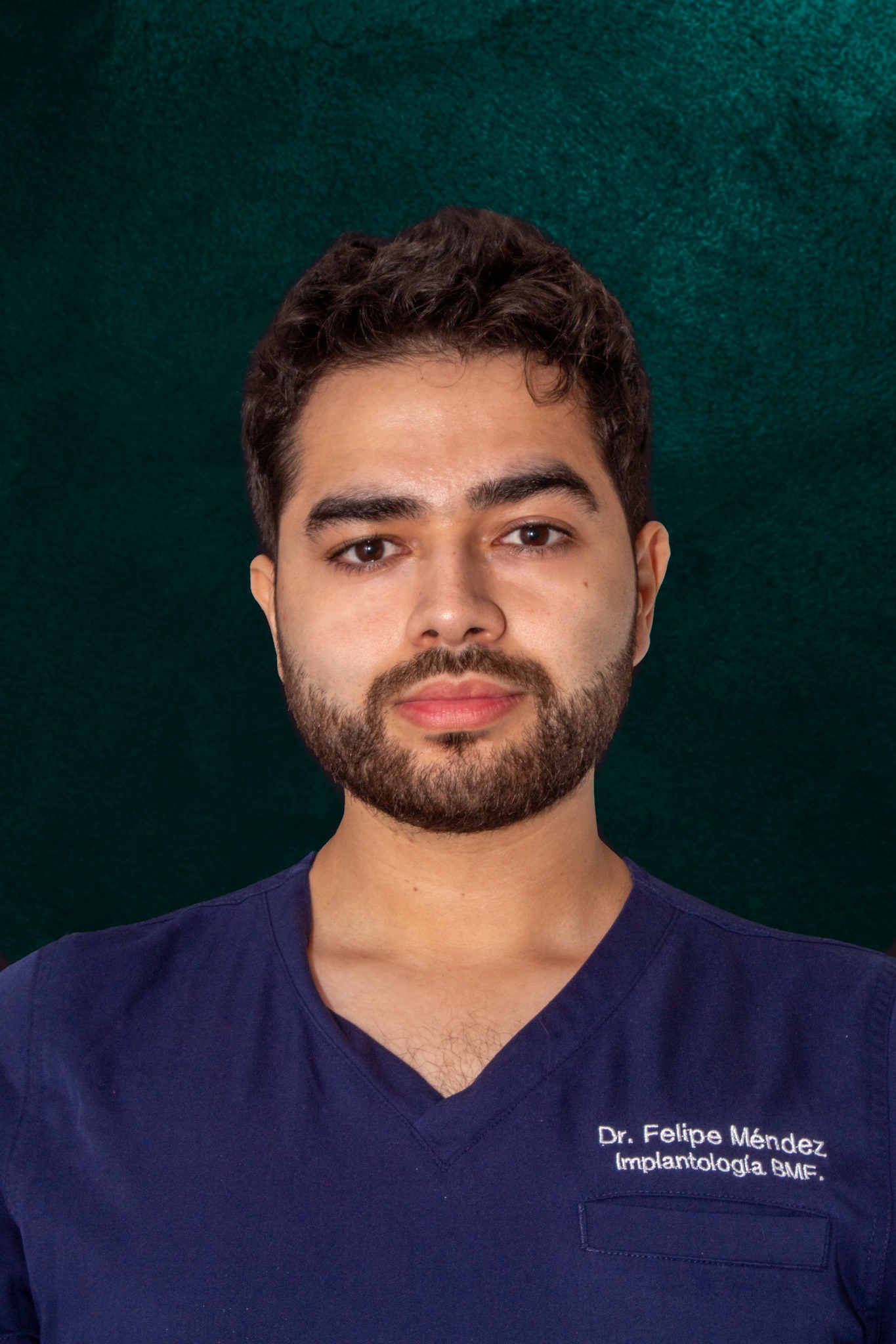 Dr. Felipe Méndez Salas - Implantología Dental | Santiago