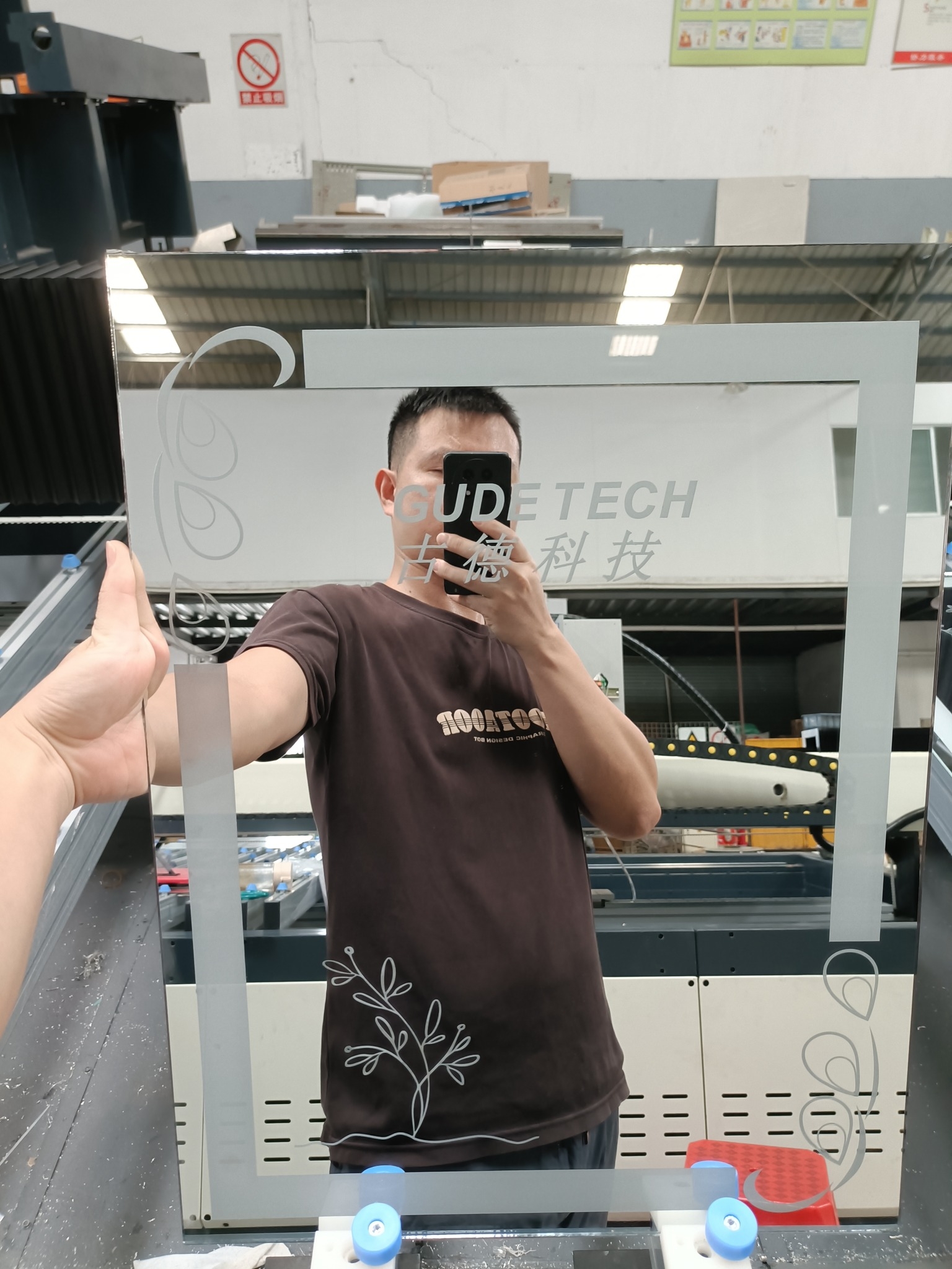 Laser marking machine, perfectly make the marking, trademarks or logo ...
