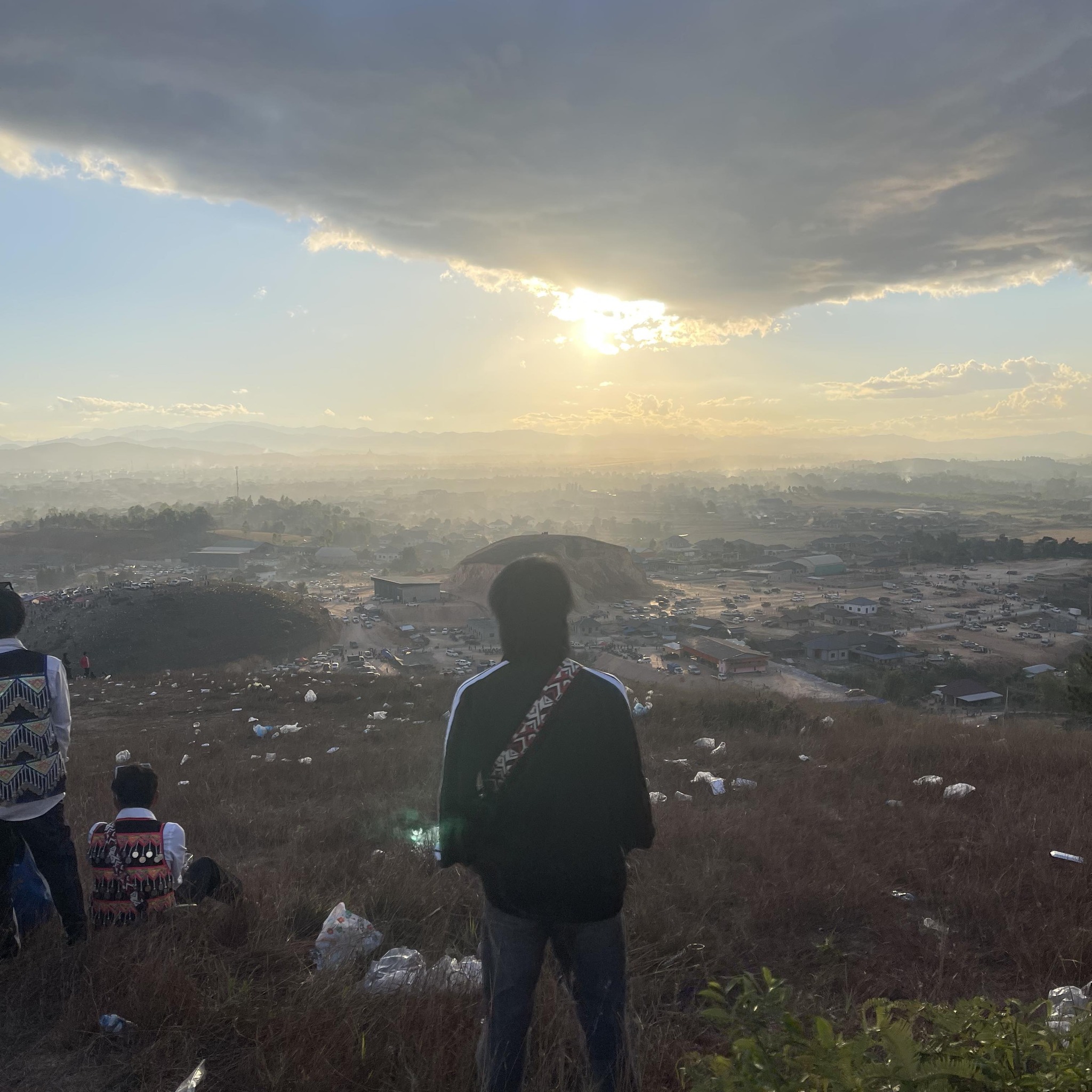 Khaw cia thiaj tau saib mam mus zoo koj nb | Kaolee Xaiyong