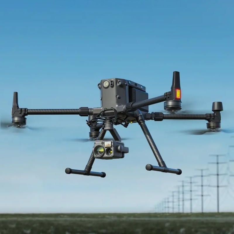 Ever seen a fire-breathing M400?见过会喷火的 M400 吗？#大疆 #DJI #无人机 #FPV #uav | 王聪