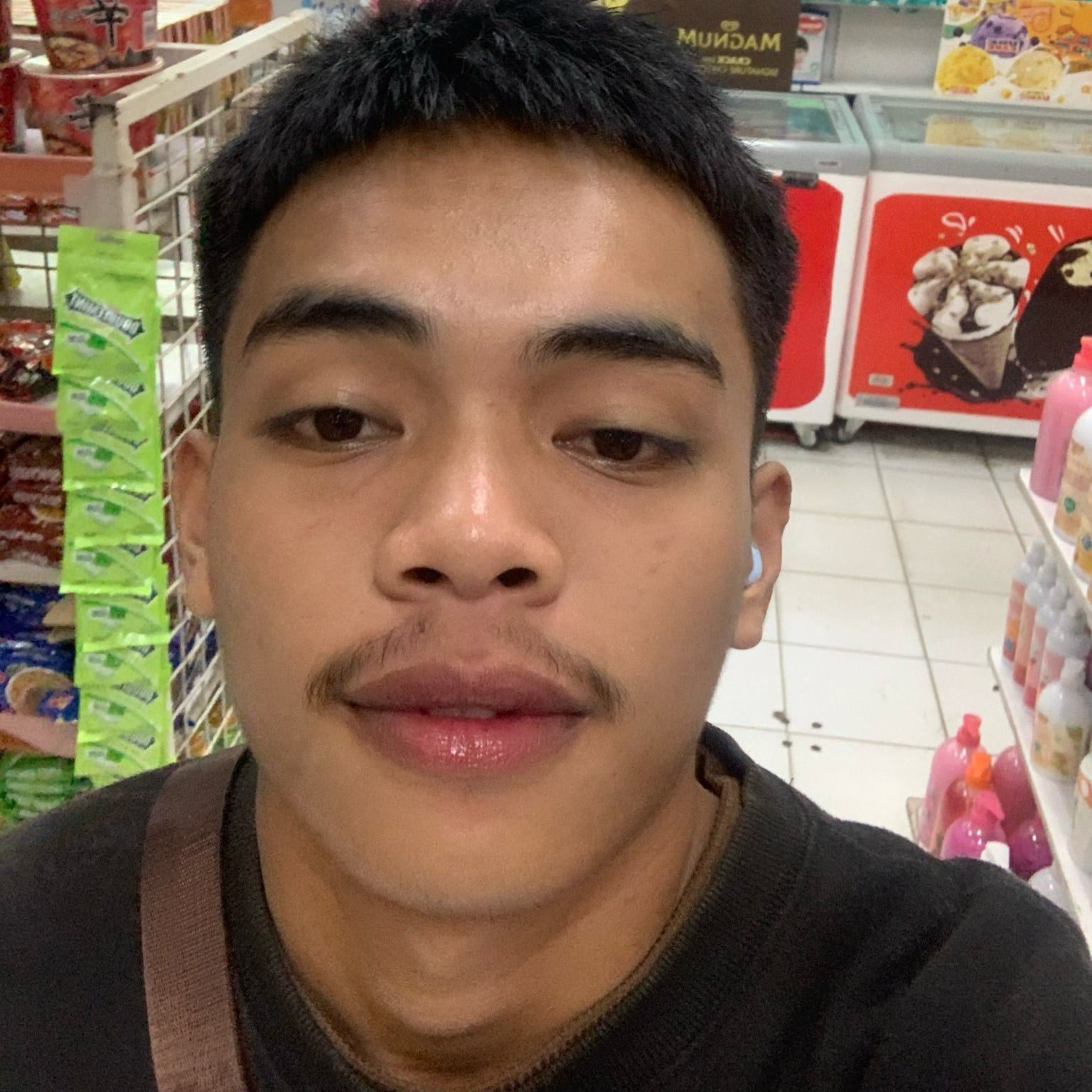 RY AN