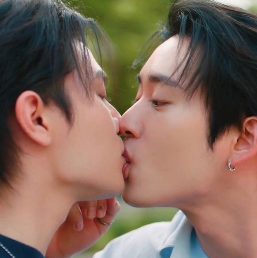 I'm not ready for Their Angst 😭 I'm gonna smack moth 😭😭🔪 #WilliamEst # ...