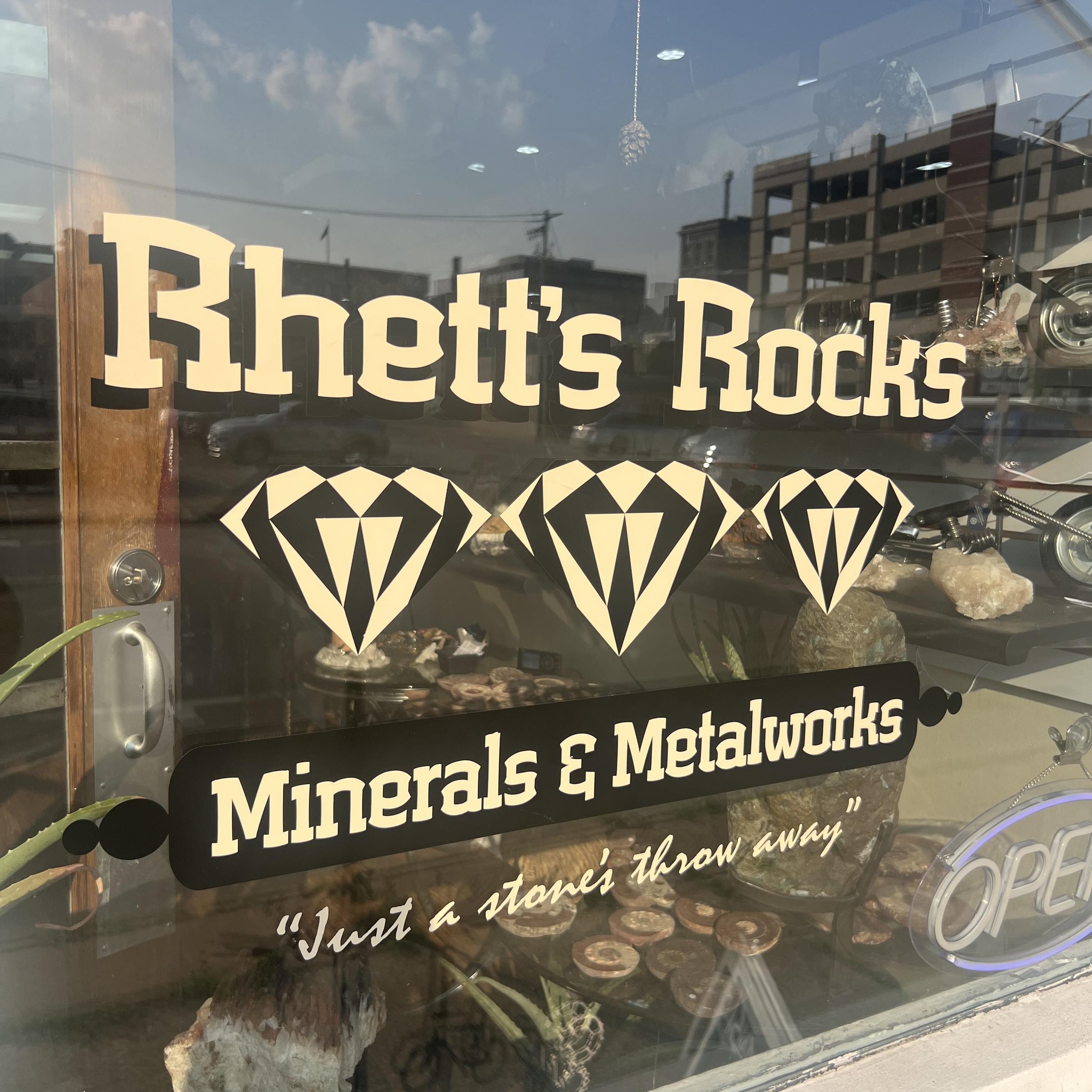 Rhett’s Rocks, Minerals, and Metalworks | Dubuque IA