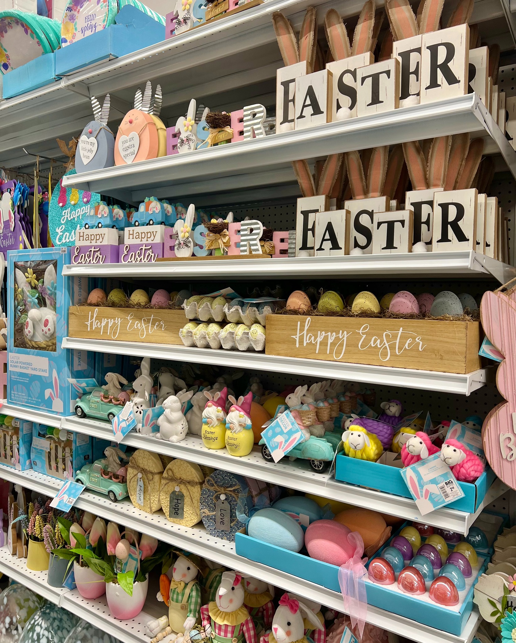 Big Lots - Decorating for Easter? 🐥🌷 Every-BUNNY’S doin’... | Facebook