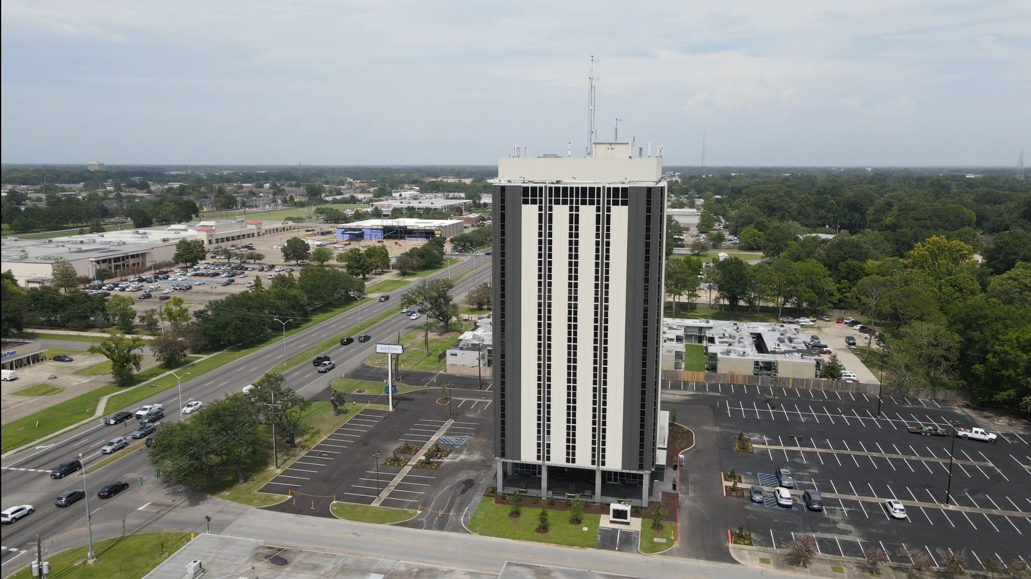 Mid-City Tower photo 2