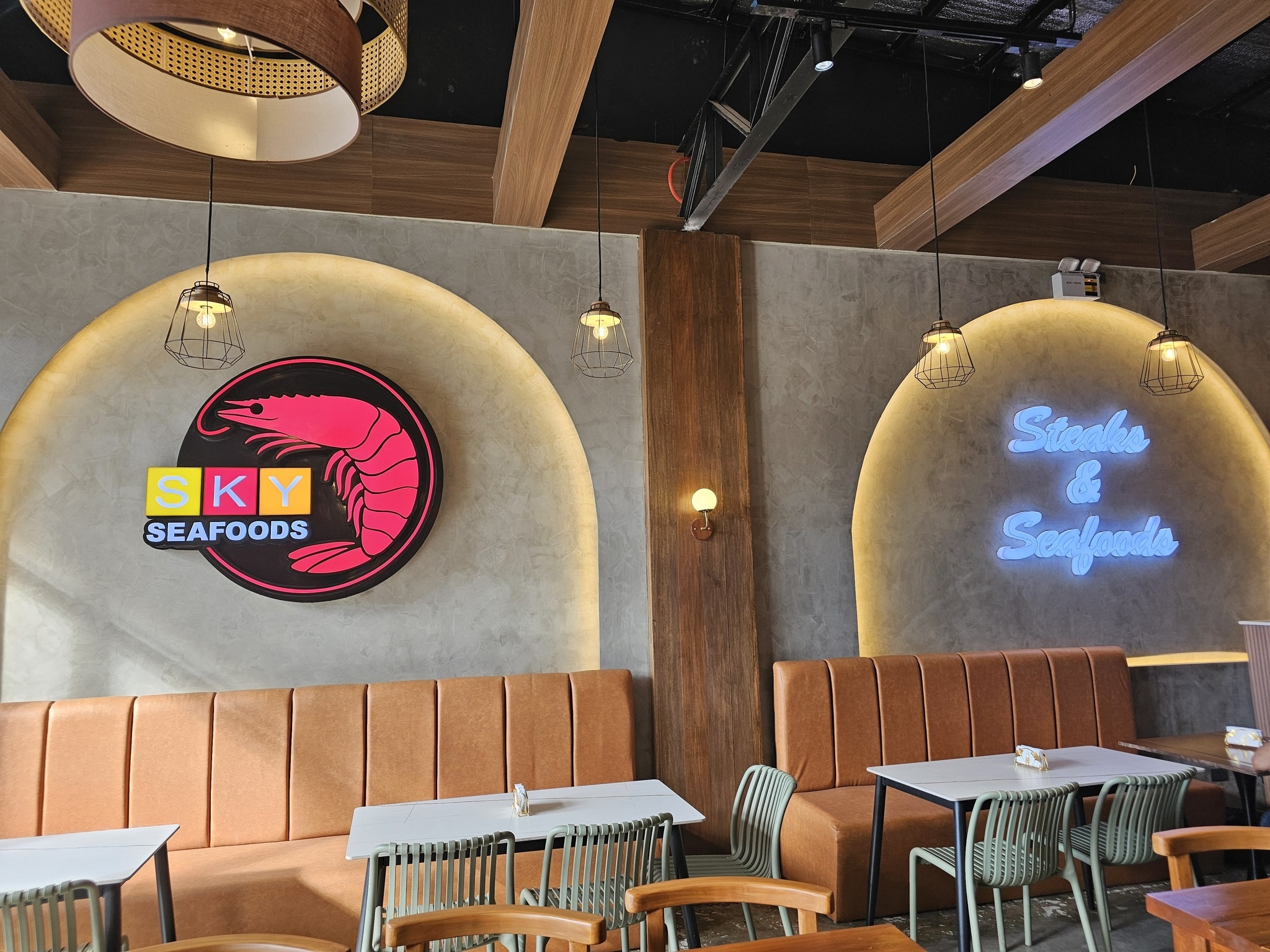 Sky Seafoods Restaurant & Events Place - Zapote rd. | Caloocan