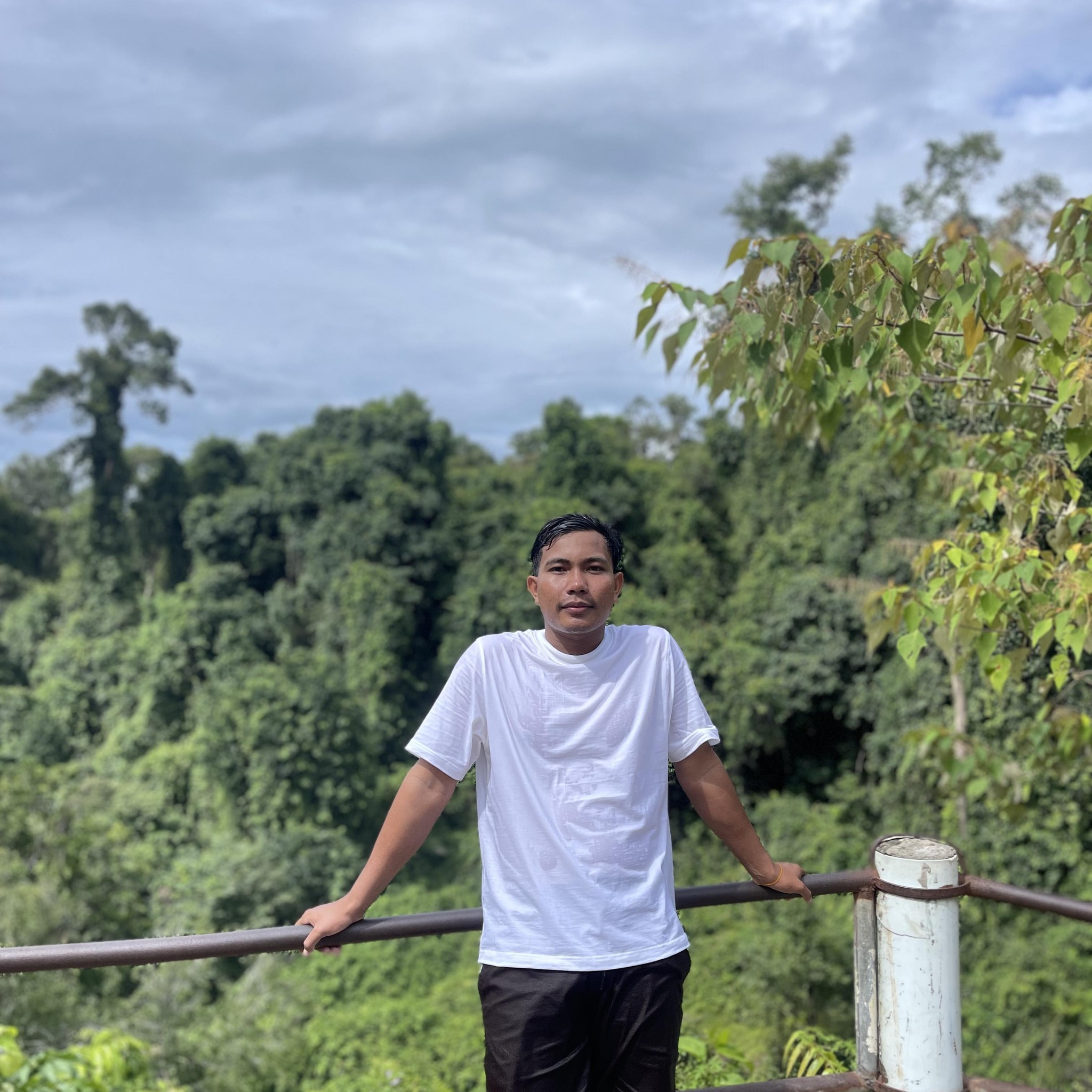 LPN - នារីទំនើប ( AVAILABLE NOW ON YOUTUBE ) Click the link here ...