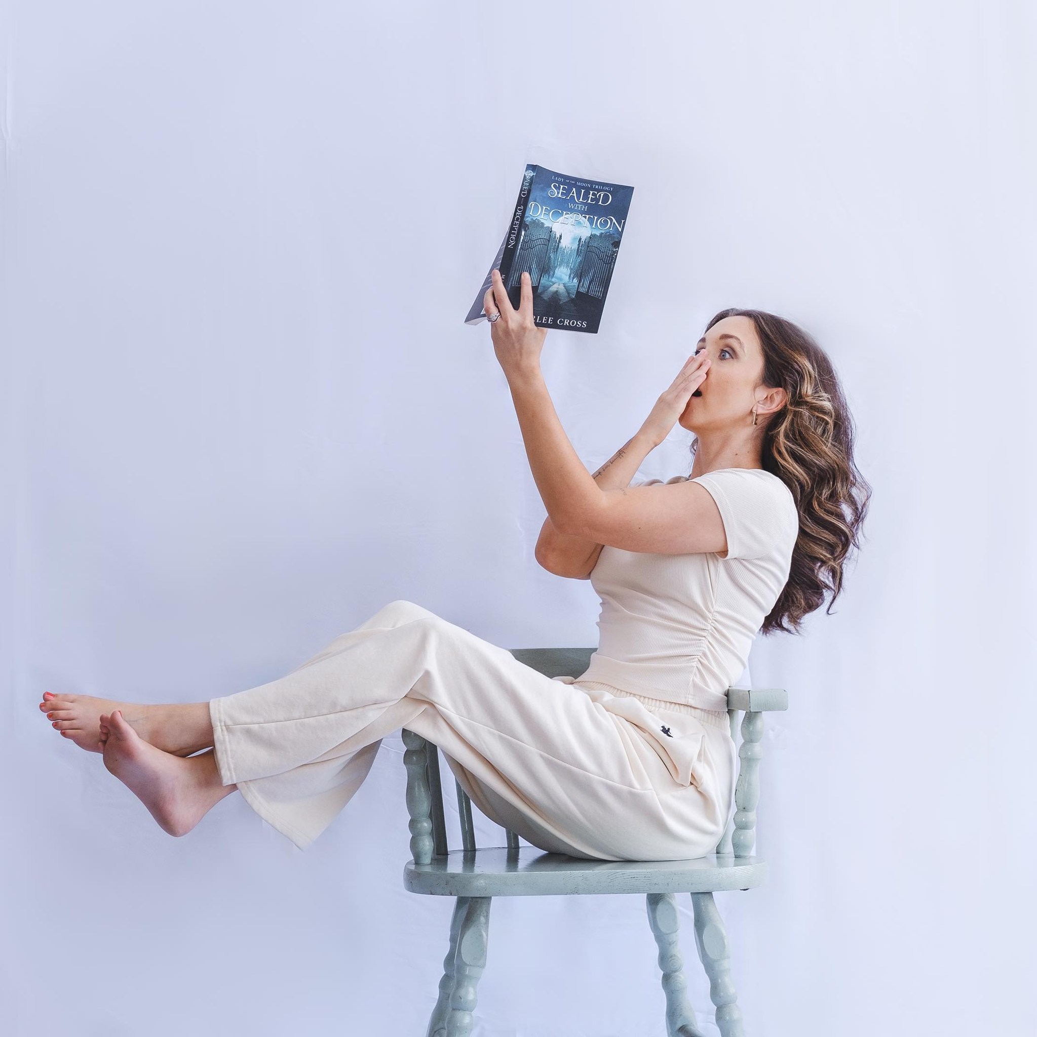 Marlee Cross - Dark + Paranormal Romance Author
