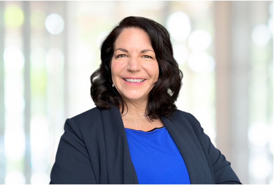 Gina, Regional Sales Director, SouthEast | Hollywood FL