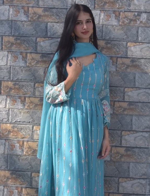 Raashika Thakur Girl