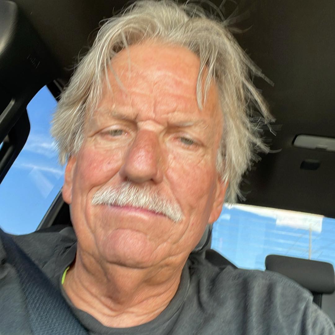 Men 40+, would I really need to hide anything around you? 👀🩷 | Riley Quinn