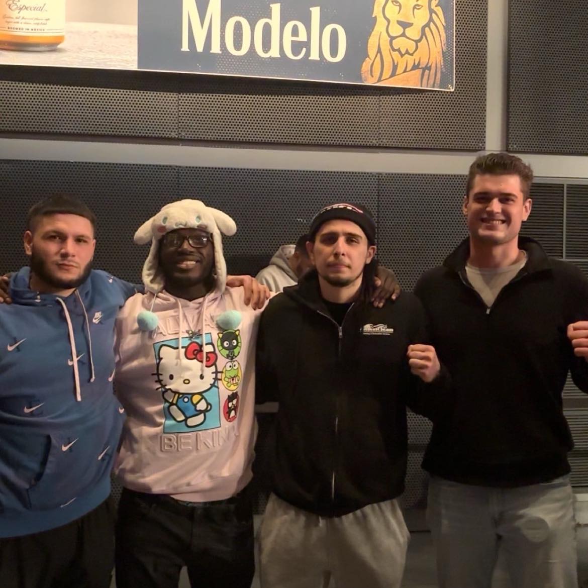 NFC NORTH Trash Talk Cave | Alright bears fans pick yourself a woman ...
