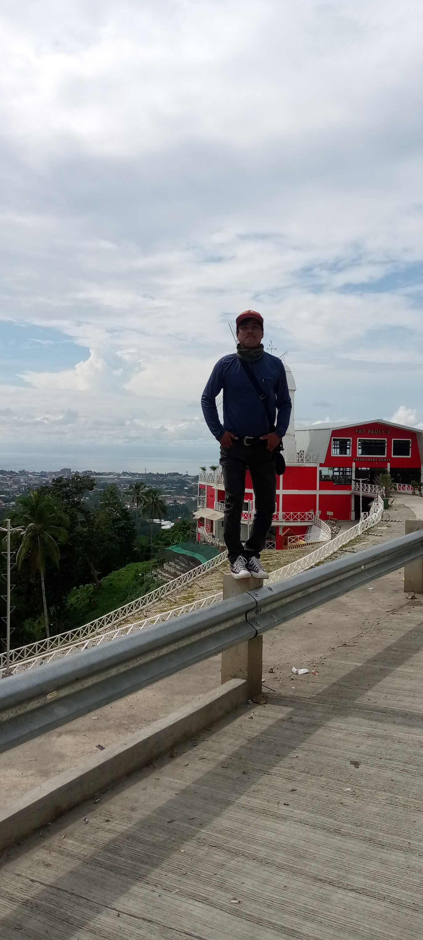 Mark Rochen Yamba Pacarro