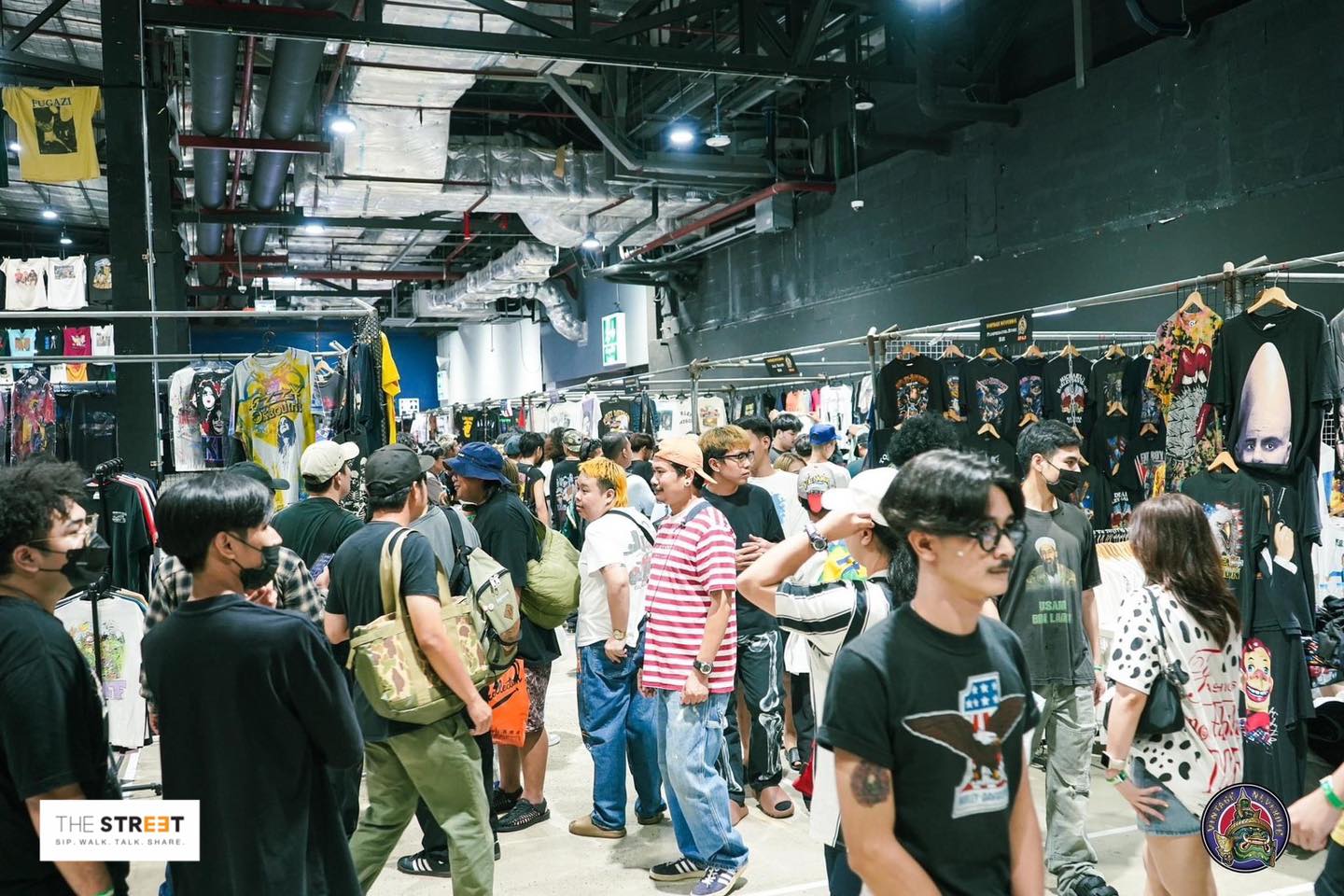 เก็บตกภาพบรรยากาศงาน Vintage... - The Street Ratchada | Facebook