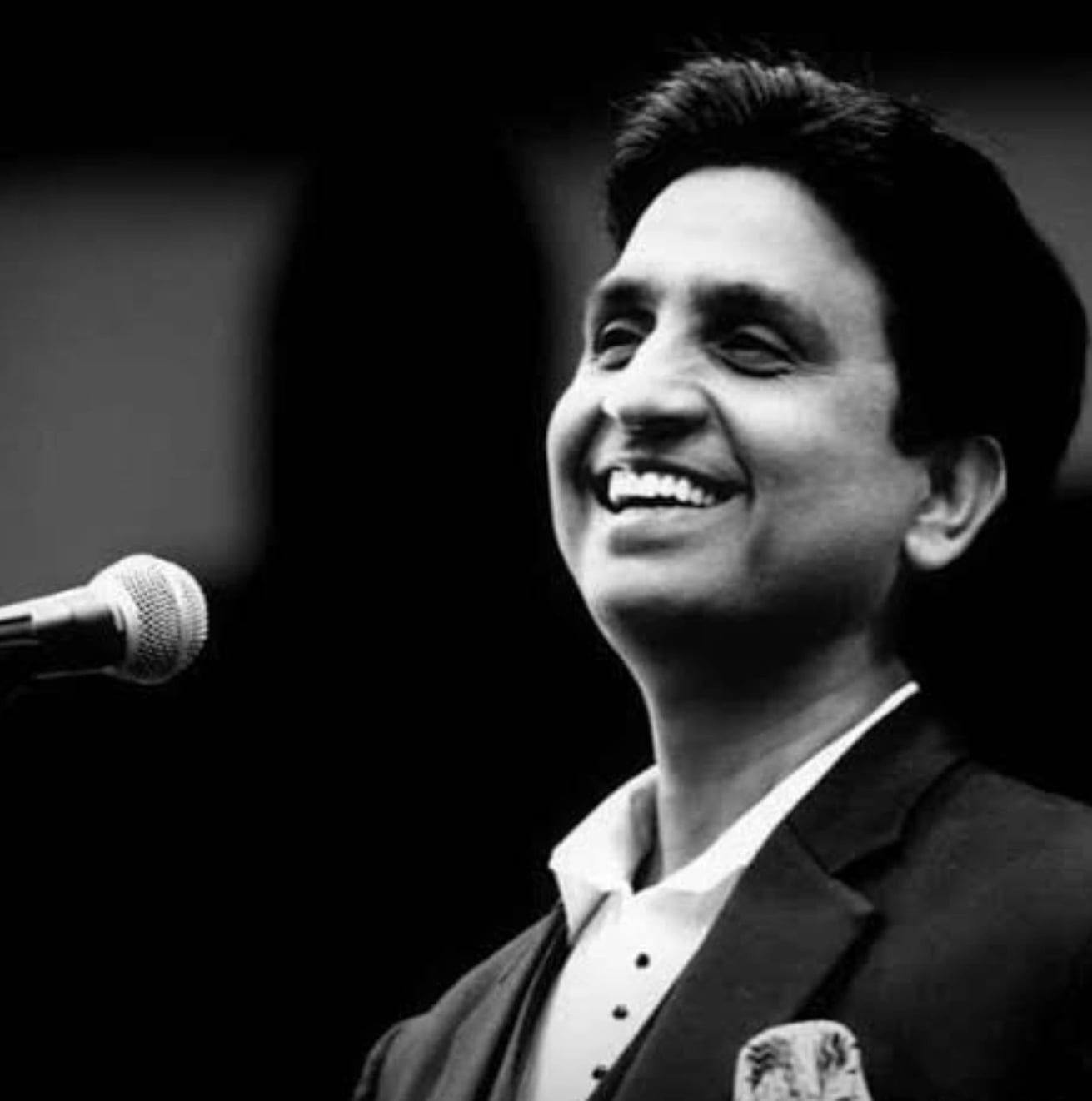 Dr Kumar Vishwas Fan's