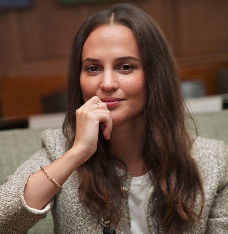 Alicia Vikander | Facebook