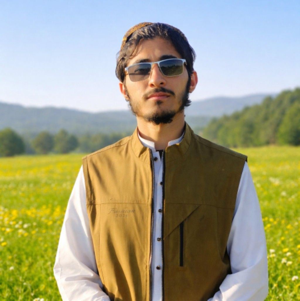ظاهرشاه خان د صبريو ولسوالۍ د لیوانخېلو سیمې اوسېدونکی دی. وايي، پر دوي ...