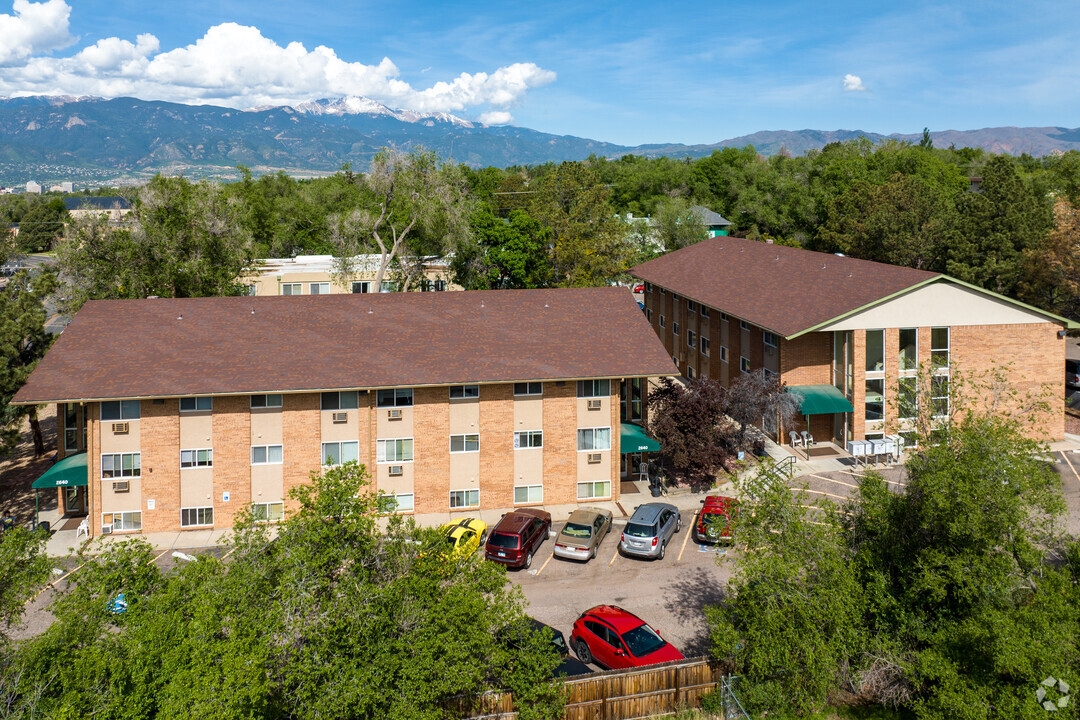 Curated visual reference: Picture Idea: Mountain Pointe Apartments