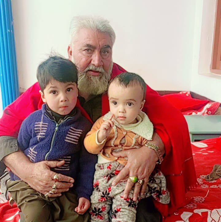 ملگرو نن دا باچاخان مکمل تاریخ واو ری مگر بیا ھم نا پوھا کسان وایی ...