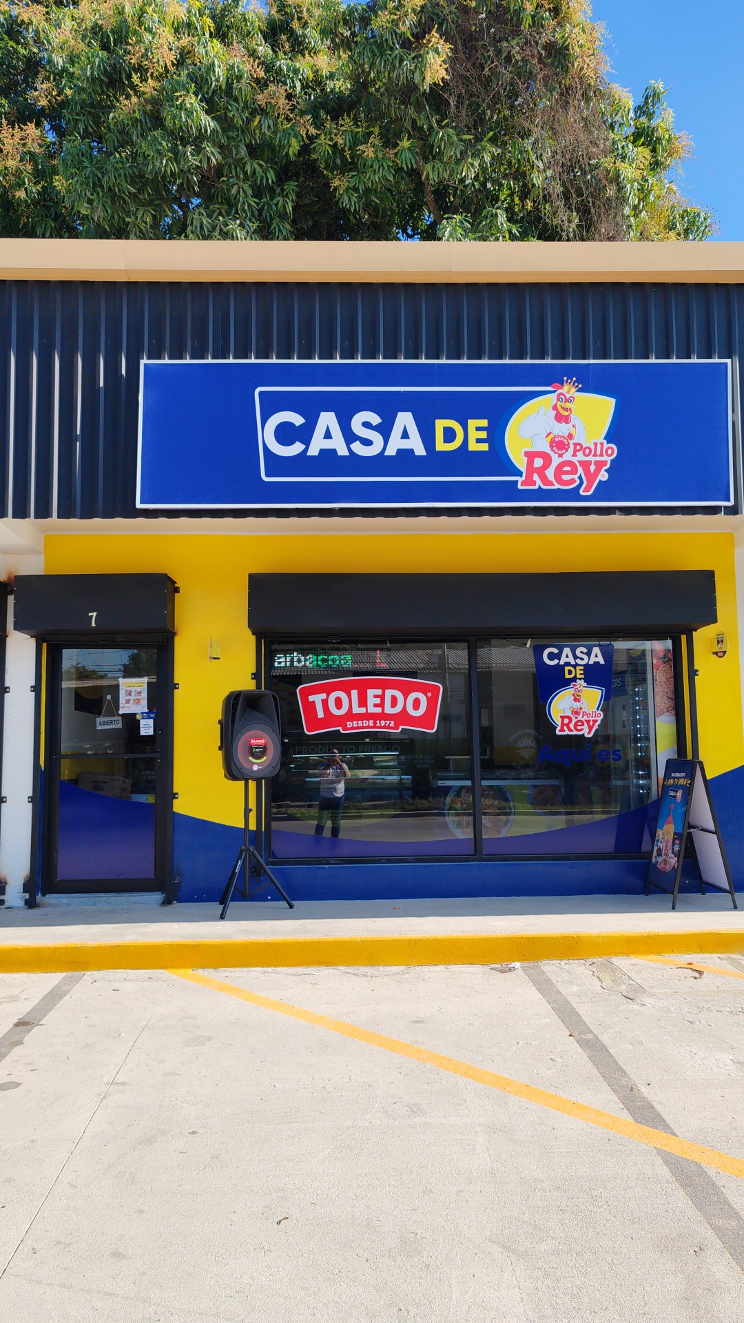 La Casa De Pollo Rey