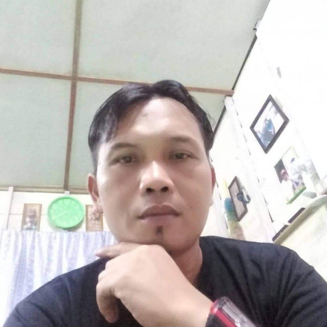 Pak Gibran juga tidak lulus SMP atau tidak tamat. Menurut pak Ketu.🤔😲 ...