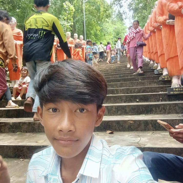 ជិះមាន់ ប្រណាំងថ្ងៃ Update នៅក្នុង Steal An Egg!! - ចង់ដាក់ Robux ...