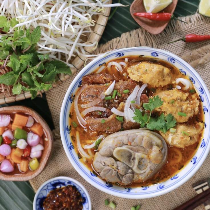 Bún Bò Huế Gánh Xưa | Long Khanh