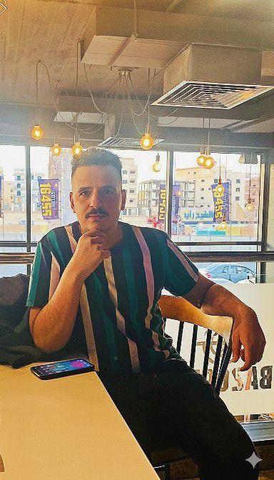 Mostafa Rock - داخلين على ٦٠٠ الف متابع كام واحد عنده نكتة... | Facebook