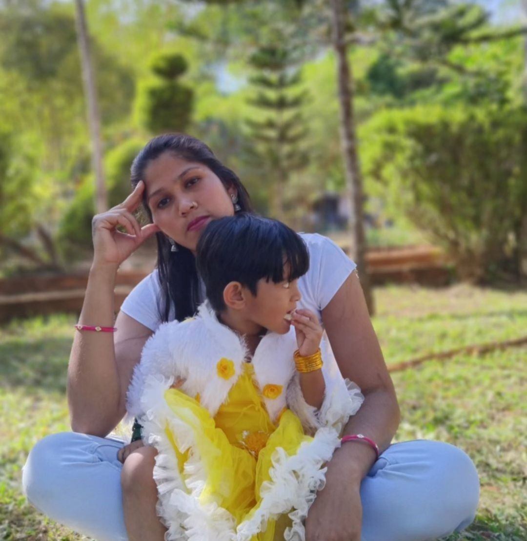 Rekha m