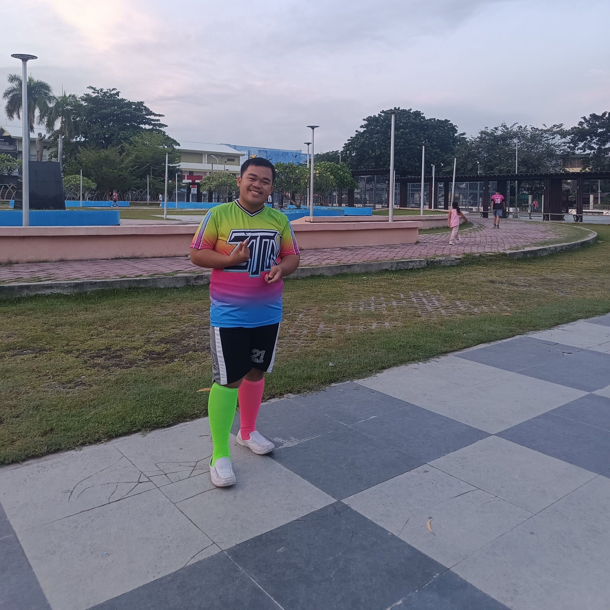 Ofcourse im SINGLEMOTHER of FOUR 😜😜😵‍💫😵‍💫🥴🤣 #coachmaybeth #singlemom # ...