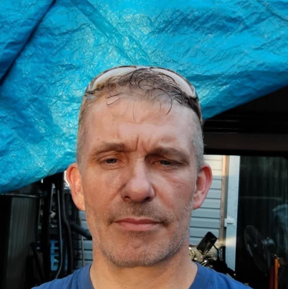 Hi everyone, My name is Fang I'm 43 year old. | Facebook