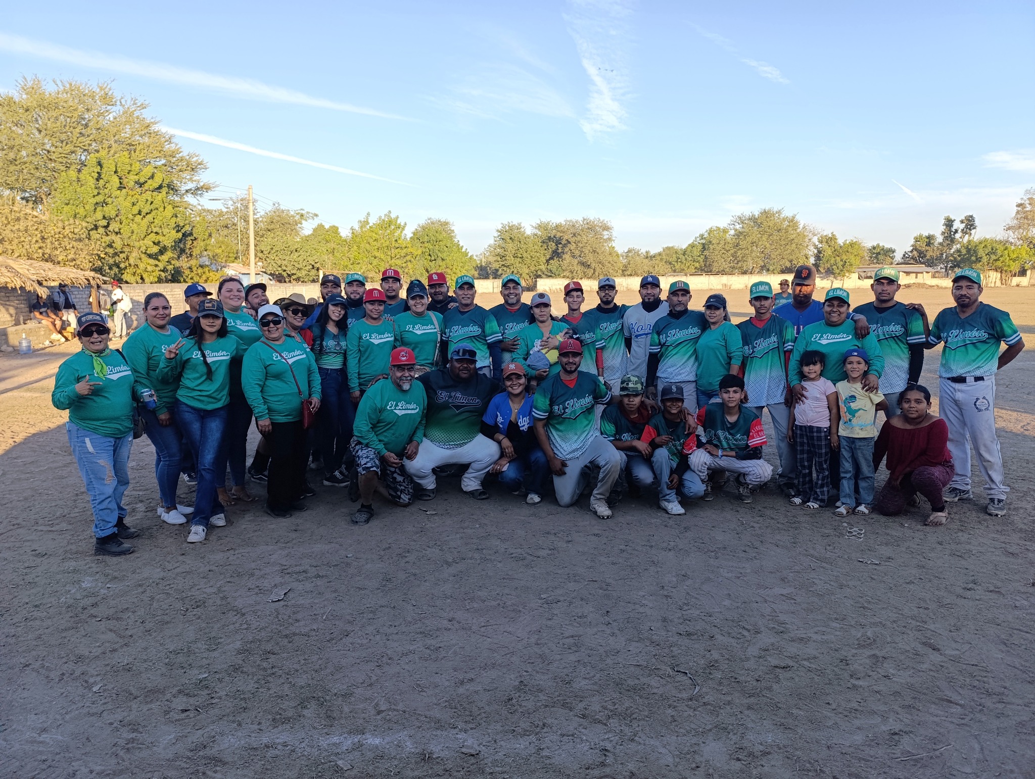 Del - INAUGURAN OFICIALMENTE EL BACKSTOP DE SU CAMPO DE BÉISBOL DE EL ...