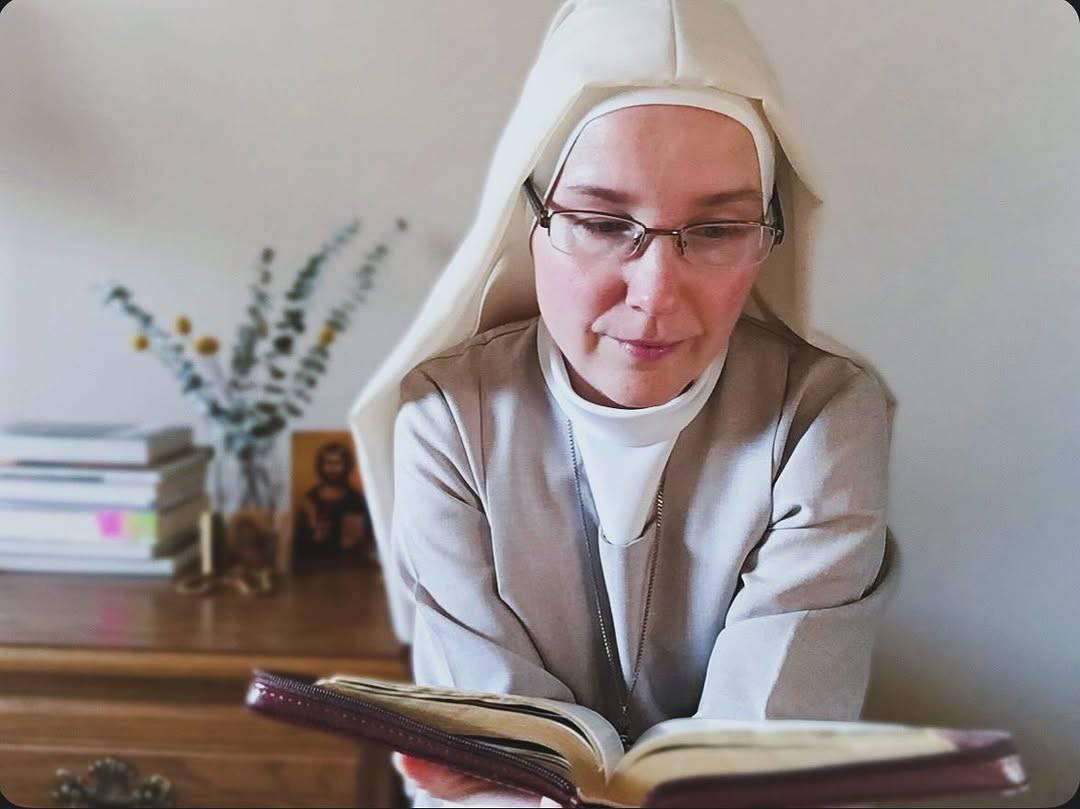 rev-sr-sarah