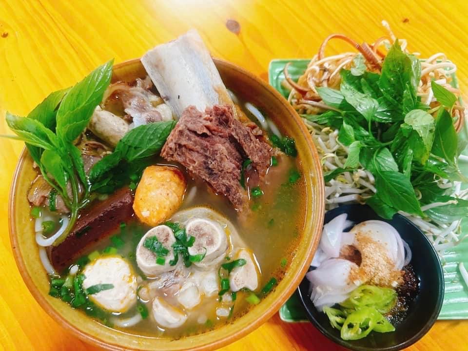Bún bò Huế - Quang | Yen Tinh
