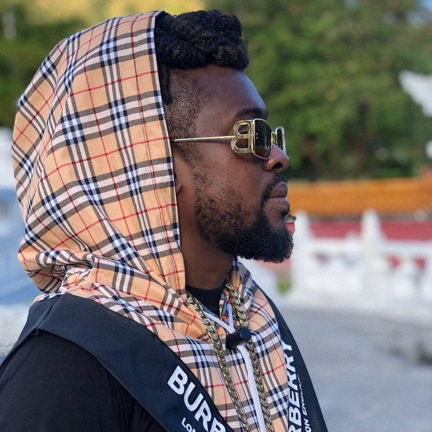 https://music.apple.com/us/album/red-flag-single/6817898687 | Tarrus Riley