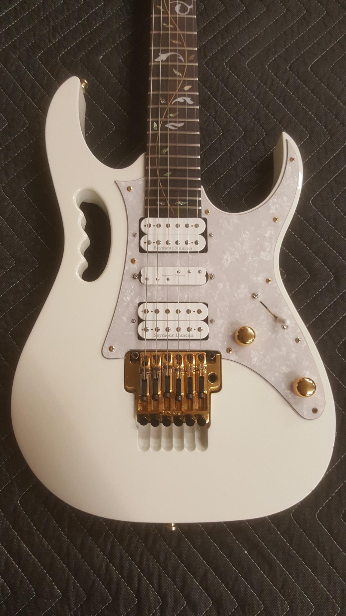 Ibanez Jem7vwh with sustainer mod review