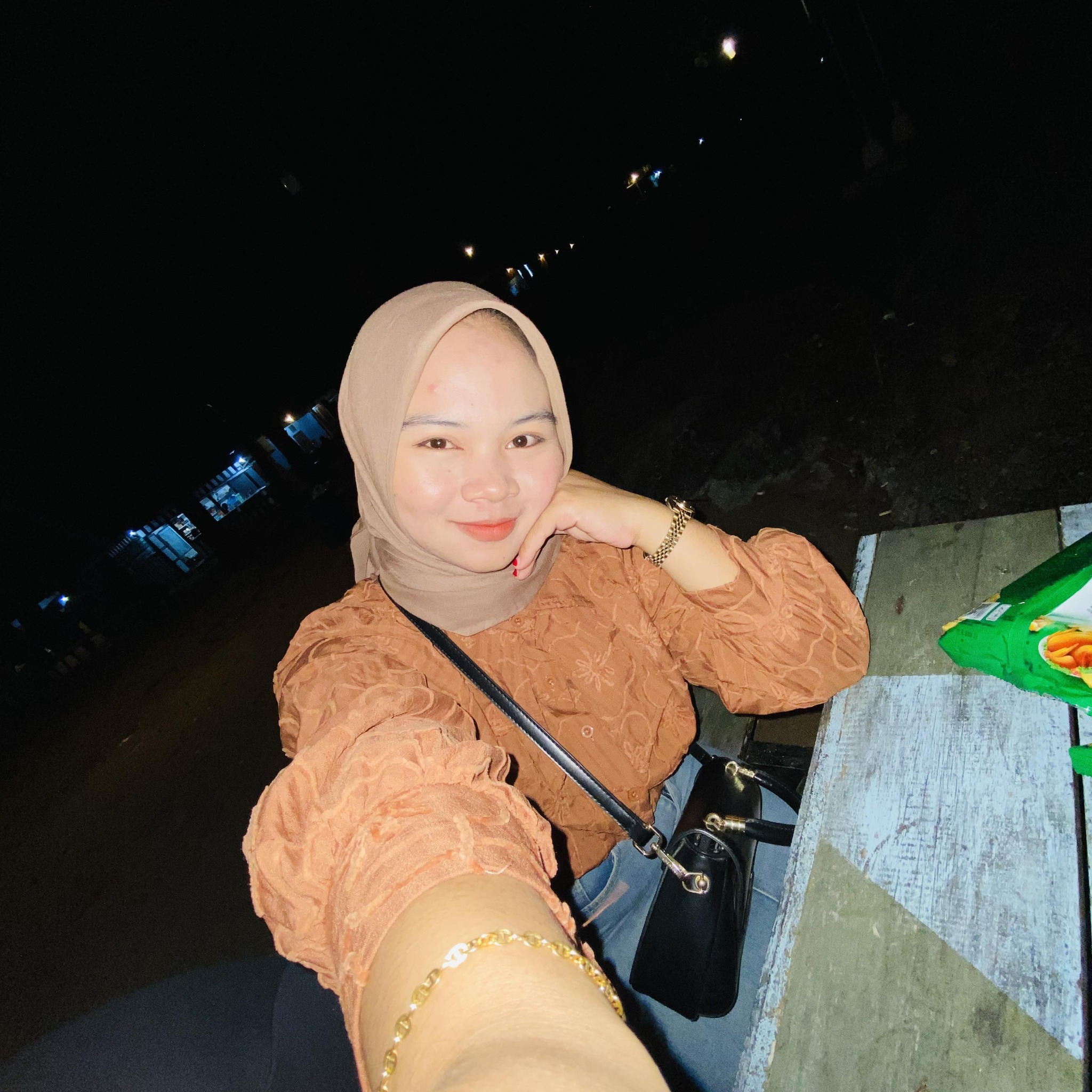 Becarek dg sambal 🤭 daan nyaman makan sian sambal jiny b tapi mulut ...