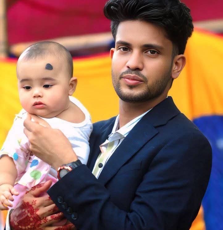 চুল কাটতে চাইলে যোগাযোগ করুন। সুন্দর কাটিং মাষ্টার।সে অসাধারণ চুল কাটতে ...