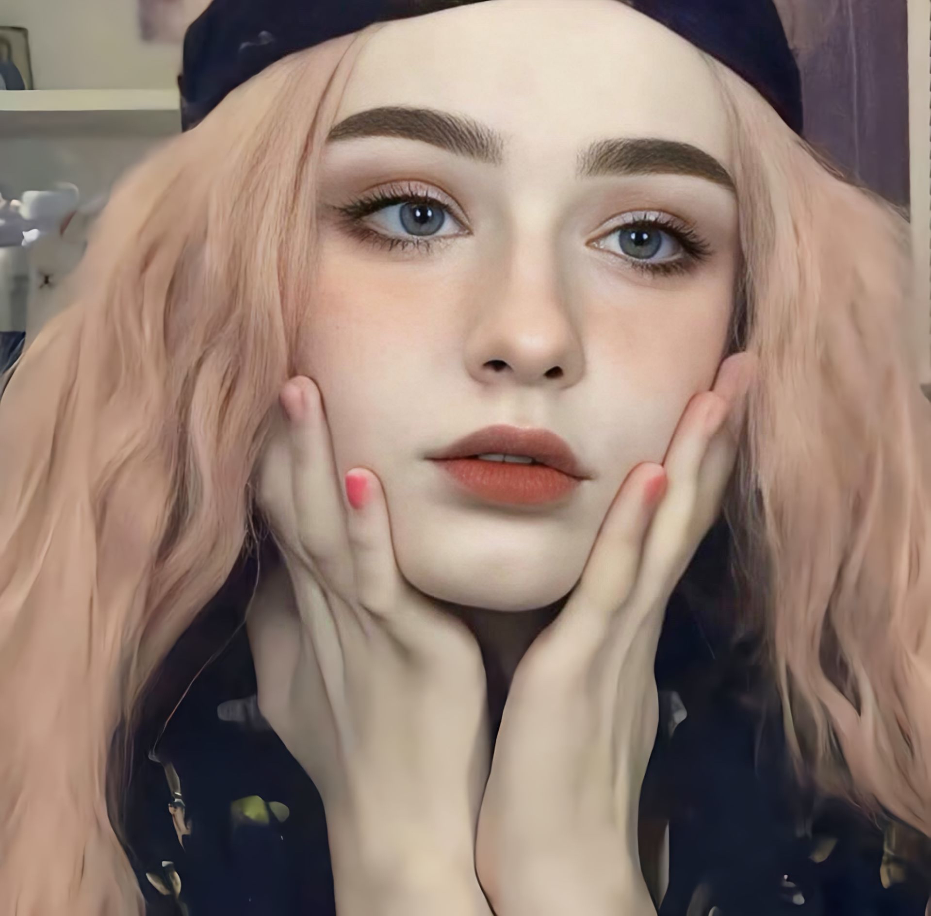 Watch 👉https://abroad.yd126.com/ab_short/playlet/rmnrEZTYJu 🌟 She is ...